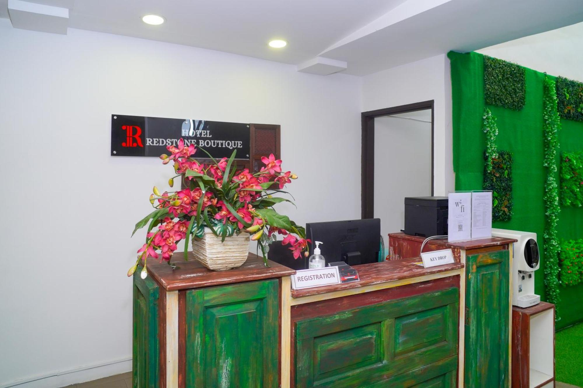 Redstone Boutique Hotel Куала-Лумпур Экстерьер фото